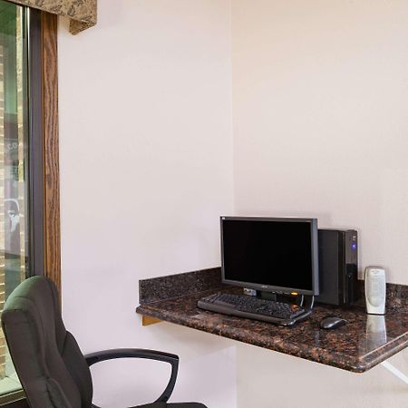 Days Inn By Wyndham Mason City Εξωτερικό φωτογραφία
